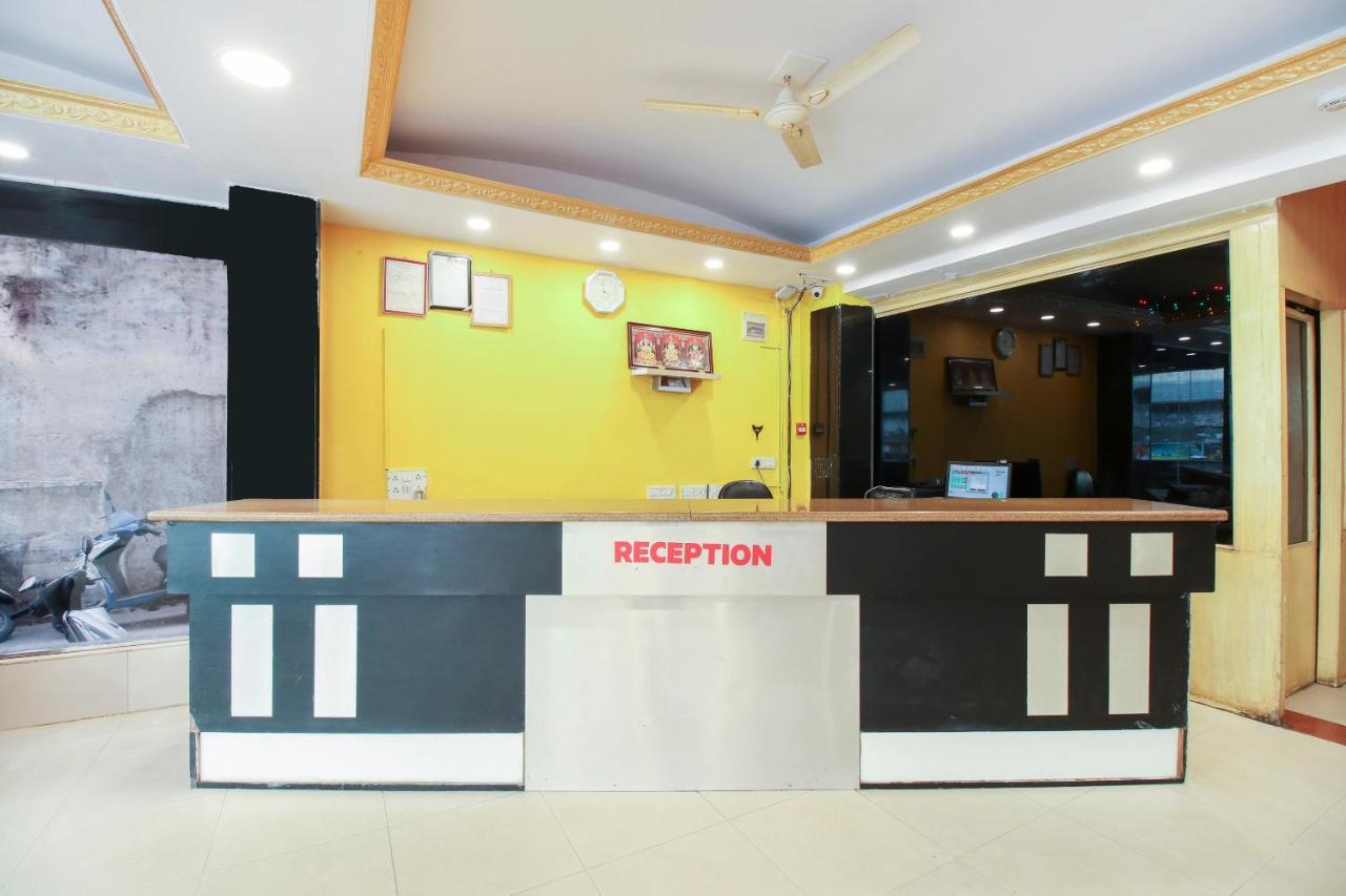 Capital O 71729 Lucky Inn Бангалор Екстериор снимка